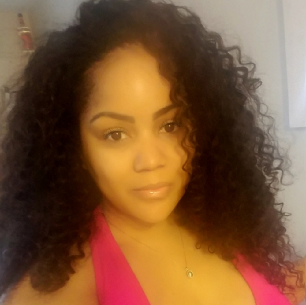 Meet your Posher, Dominique